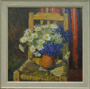 Impressionist painting of white daisies in a yellow vase on a wooden chair, with dark and colorful background.
